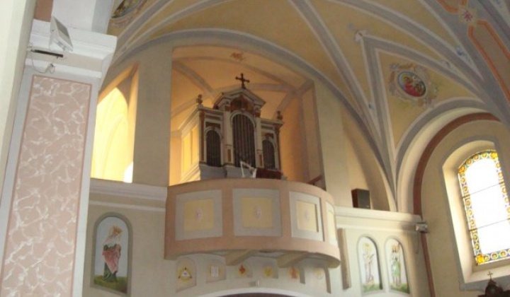 3. fotografia fotogalérie Kostol Povýšenia svätého Kríža v Ruskej