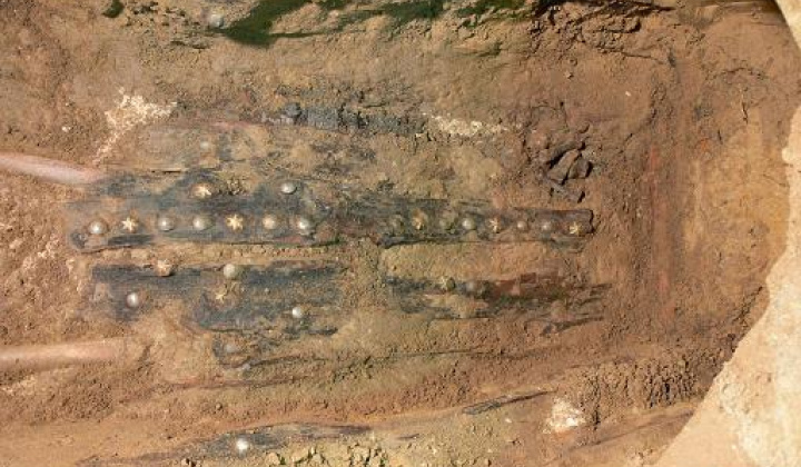 7. fotógaléria fotózás Archeologický výskum v kostole Ruská